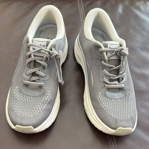 Dansko size 40 Gray Sneakers